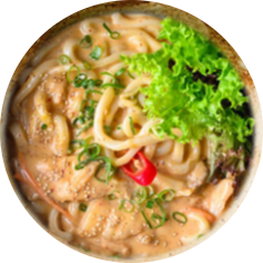 Udon-Nudeln-Curry mit Hühnerfleisch (scharf)